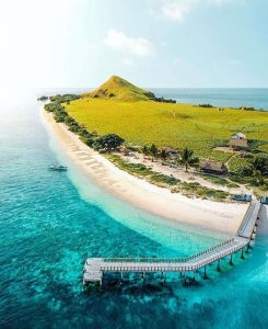 Pulau Kanawa, sumber ig majalah_kartini