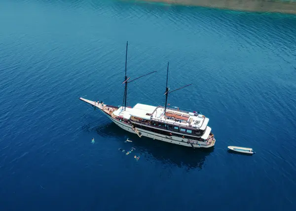 Sewa kapal di Labuan Bajo